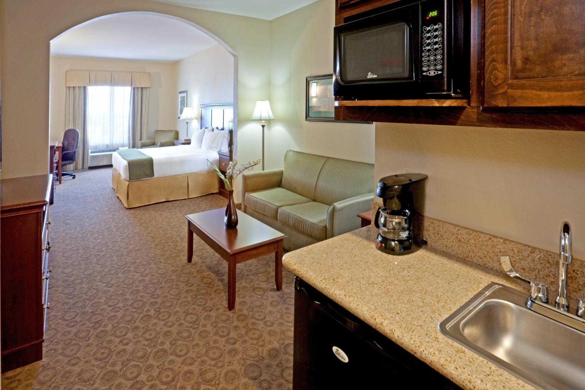 Express & By Ihg Hotel 2*