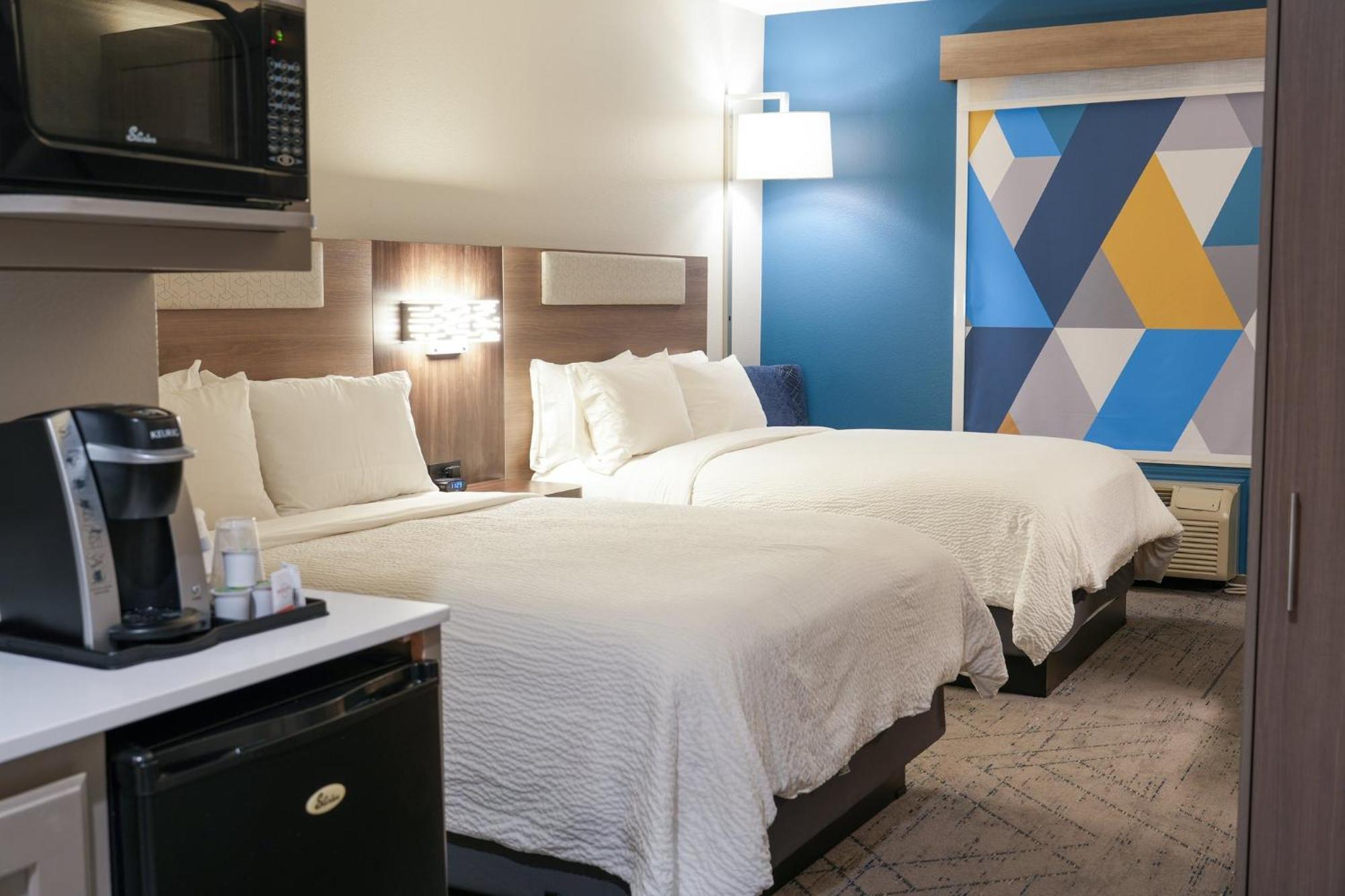 Express & By Ihg