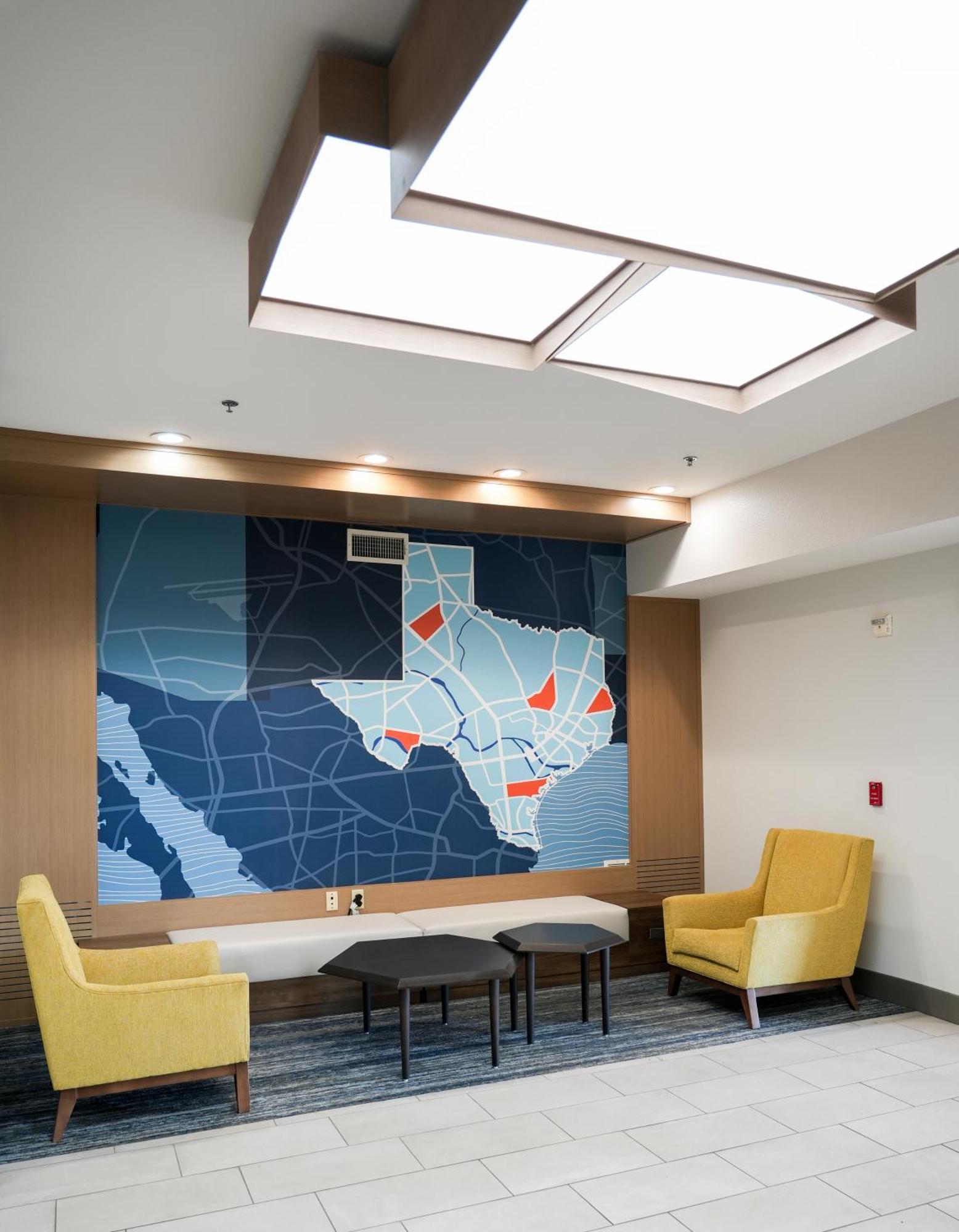 Hotel Express & By Ihg Cedar Hill