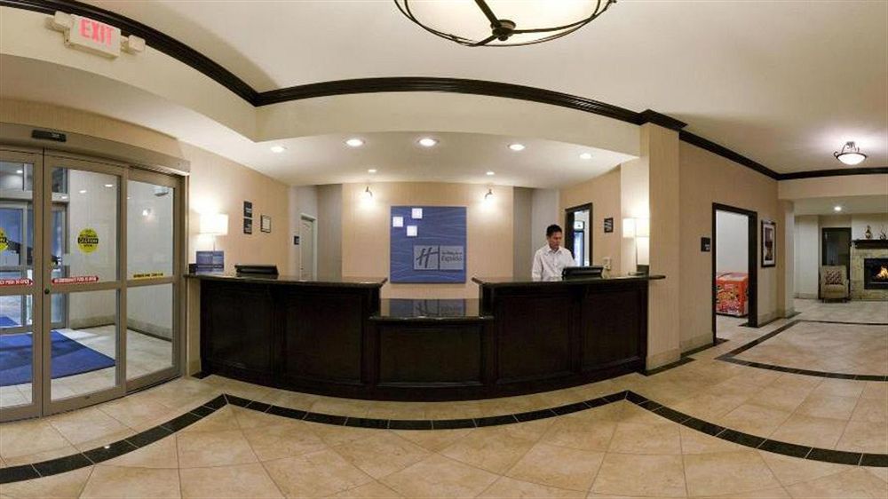 Express & By Ihg 2* Cedar Hill