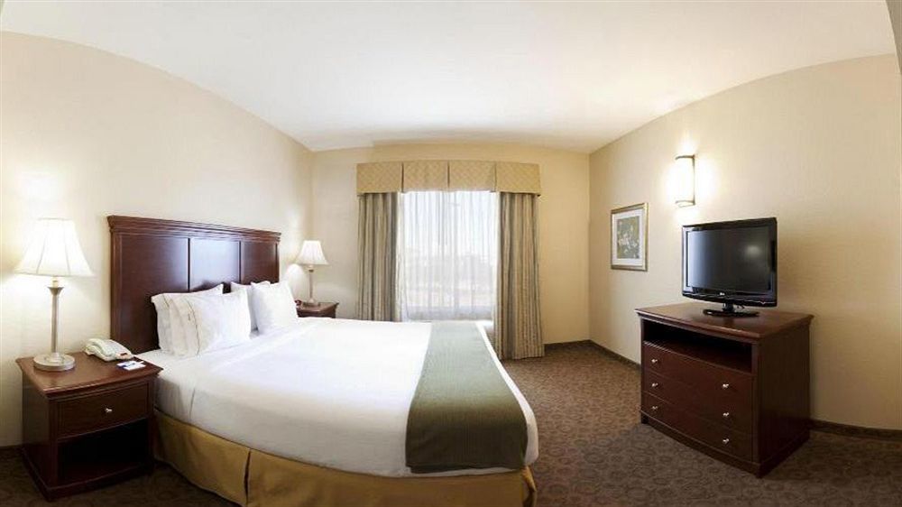 Express & By Ihg