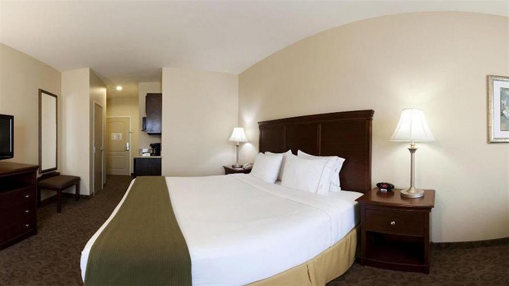 Express & By Ihg 2* Cedar Hill